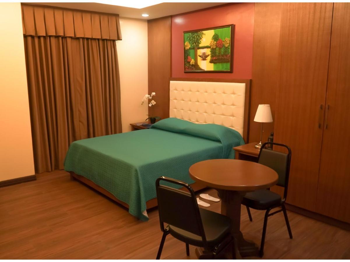 M28 Hotel And Apartments ケソンシティ エクステリア 写真